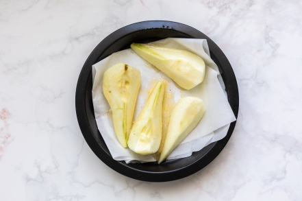 Preparazione Porridge di avena alla pera, cannella e lamponi  - Fase 1 Preparazione Porridge di avena alla pera, cannella e lamponi  - Fase 1