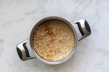 Preparazione Porridge di avena alla pera, cannella e lamponi  - Fase 2