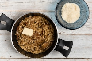 Preparazione Risotto ai funghi porcini secchi - Fase 3