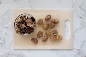 Preparazione Bocconcini di castagne, speck e salvia - Fase 2