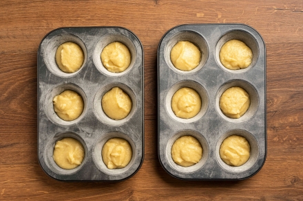 Preparazione Financiers con fichi e mandorle - Fase 2 Preparazione Financiers con fichi e mandorle - Fase 2