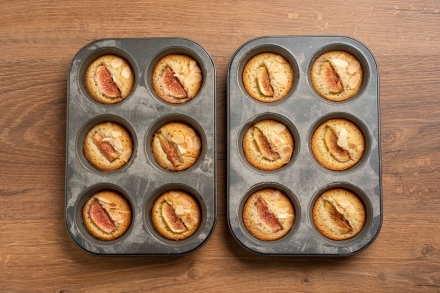 Preparazione Financiers con fichi e mandorle - Fase 3 Preparazione Financiers con fichi e mandorle - Fase 3