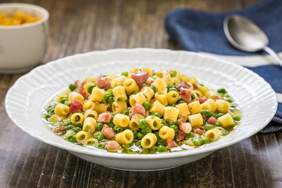 Pasta e piselli alla napoletana ricetta