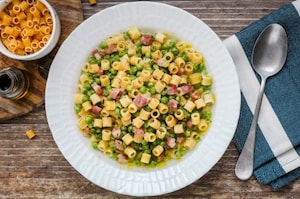 Preparazione Pasta e piselli alla napoletana - Fase 3