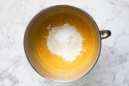 Preparazione Torta di zucca e amaretti - Fase 3 Preparazione Torta di zucca e amaretti - Fase 3