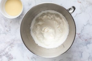 Preparazione Torta Kinder Delice - Fase 3