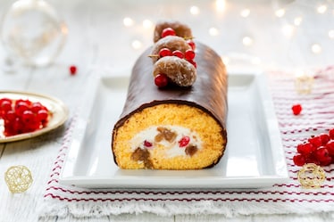 Bûche de Noël ai marrons glacés e cioccolato