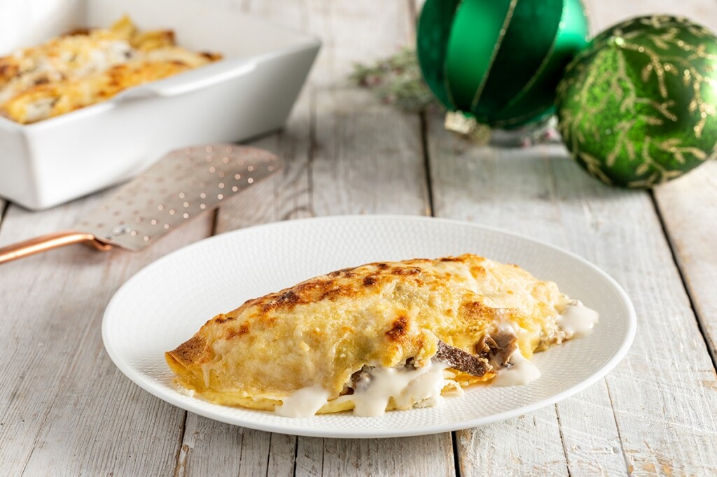 Crepes ai funghi porcini con provolone DOP piccante 