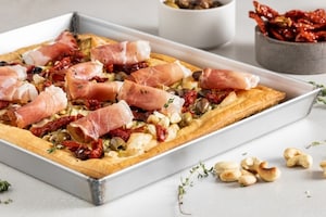 Preparazione Torta salata gustosa allo speck - Fase 6