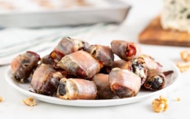 Antipasto in 10 minuti con prugne e roquefort