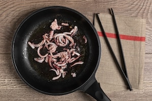Preparazione Calamari ripieni con pisellini - Fase 1