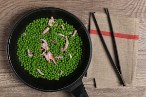 Preparazione Calamari ripieni con pisellini - Fase 1