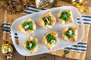 Preparazione Cestini di pasta sfoglia con crescenza, pisellini e gamberetti - Fase 4