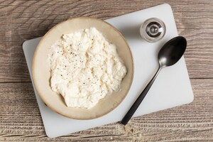 Preparazione Cestini di pasta sfoglia con crescenza, pisellini e gamberetti - Fase 3