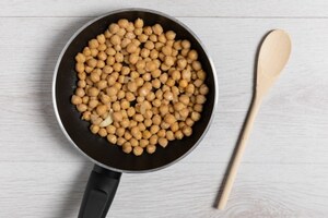 Preparazione Cucchiaini di sfoglia alla crema di ceci e salmone - Fase 2