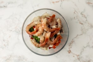 Preparazione Gamberi e calamari con verdure al forno - Fase 2