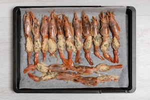 Preparazione Gamberoni gratinati al forno - Fase 2