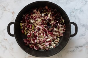 Preparazione Gnocchetti di patate al Radicchio di Treviso IGP, pera, gorgonzola e semi di papavero - Fase 1