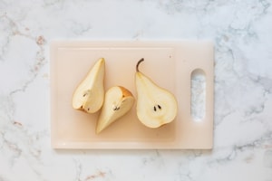 Preparazione Gnocchetti di patate al Radicchio di Treviso IGP, pera, gorgonzola e semi di papavero - Fase 2