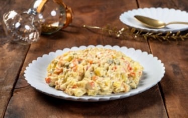 Insalata russa con salsa tonnata