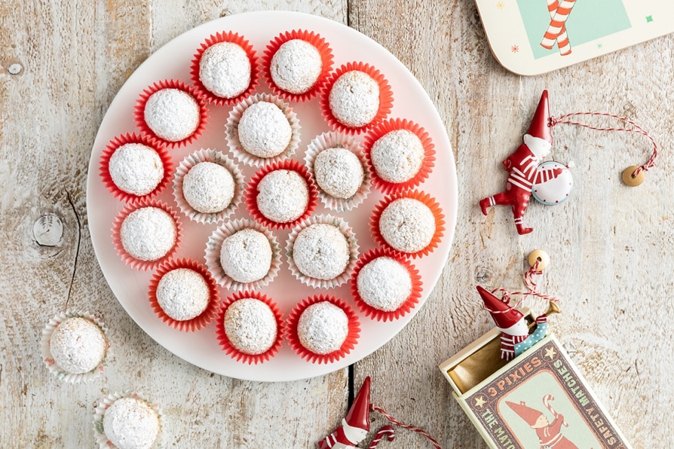 Palline al cocco e frutta secca   ricetta