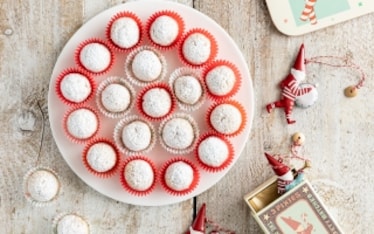 Palline al cocco e frutta secca  