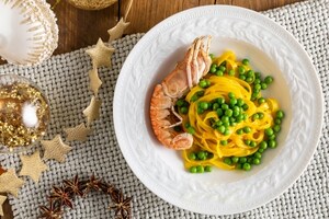 Preparazione Tagliatelle allo zafferano con pisellini e scampi - Fase 3