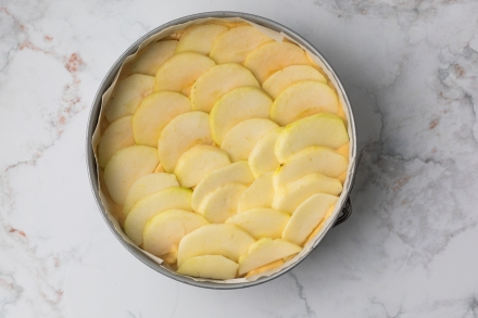 Preparazione Torta di mele e mascarpone - Fase 3 Preparazione Torta di mele e mascarpone - Fase 3