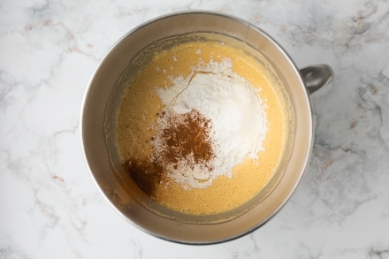 Preparazione Torta di mele e mascarpone - Fase 2 Preparazione Torta di mele e mascarpone - Fase 2