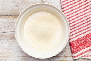 Preparazione Torta speziata con frutta secca senza glutine - Fase 2