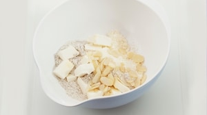 Preparazione Cavoletti di Bruxelles al gratin con fontina e mandorle - Fase 1