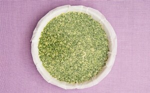 Preparazione Frittapizza margherita agli spinaci - Fase 1