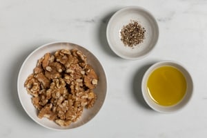 Preparazione Pasta con salsa di noci e sedano - Fase 1