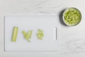Preparazione Pasta con salsa di noci e sedano - Fase 2