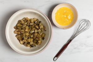 Preparazione Torta salata con carciofi e patate - Fase 1