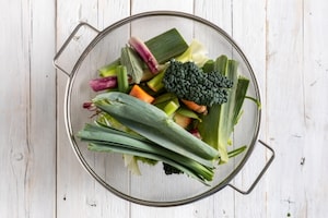 Preparazione Brodo vegetale antispreco - Fase 1