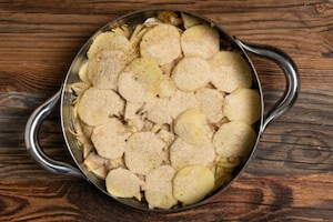 Preparazione Carciofi e patate in padella - Fase 4
