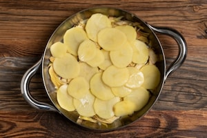 Preparazione Carciofi e patate in padella - Fase 2