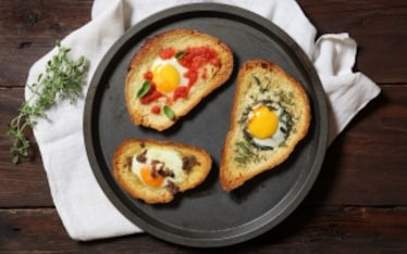 Crostoni buonissimi con il pane raffermo