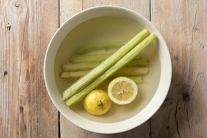 Preparazione Frittata di gambi di carciofi - Fase 1