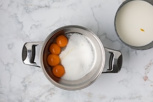 Preparazione Millefoglie alla crema pasticciera e lamponi - Fase 1