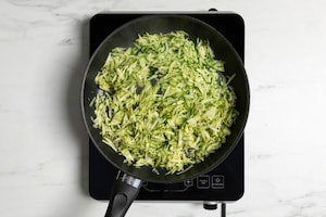 Preparazione Pasta zucchine e speck - Fase 1