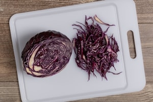 Preparazione Torta salata con cavolo viola e provola - Fase 1