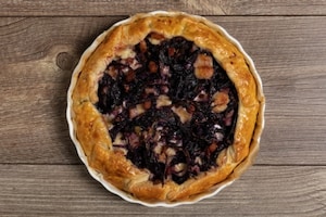 Preparazione Torta salata con cavolo viola e provola - Fase 4