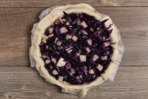 Preparazione Torta salata con cavolo viola e provola - Fase 3