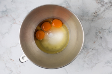 Preparazione Plumcake alla ricotta e gocce di cioccolato - Fase 1 Preparazione Plumcake alla ricotta e gocce di cioccolato - Fase 1