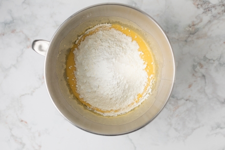 Preparazione Plumcake alla ricotta e gocce di cioccolato - Fase 2 Preparazione Plumcake alla ricotta e gocce di cioccolato - Fase 2