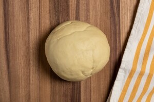 Preparazione Calzoni di kamut con asparagi e uovo - Fase 2