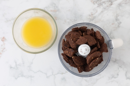 Preparazione Cheesecake al pistacchio - Fase 1 Preparazione Cheesecake al pistacchio - Fase 1