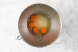 Preparazione Ciambellone soffice - Fase 1